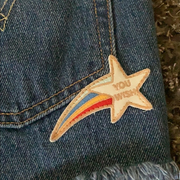 Levi Shorts - Picture 7 of 8